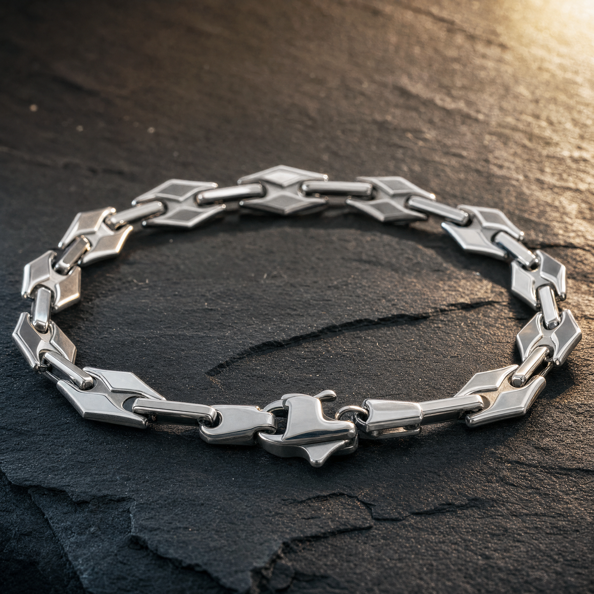 Diamond Link Bracelet 11 MM – men's silver-tone diamond-cut bracelet with lobster clasp